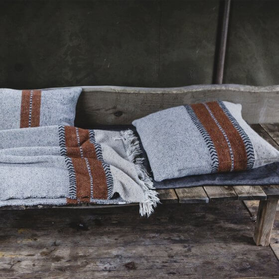 Montana Throw- Grey (rust)